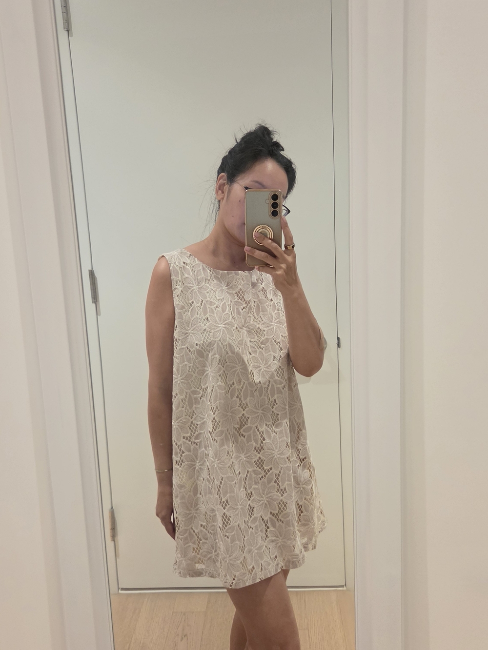 Super Chic Sleeveless Cream Lace Mini Dress La Vie Style House